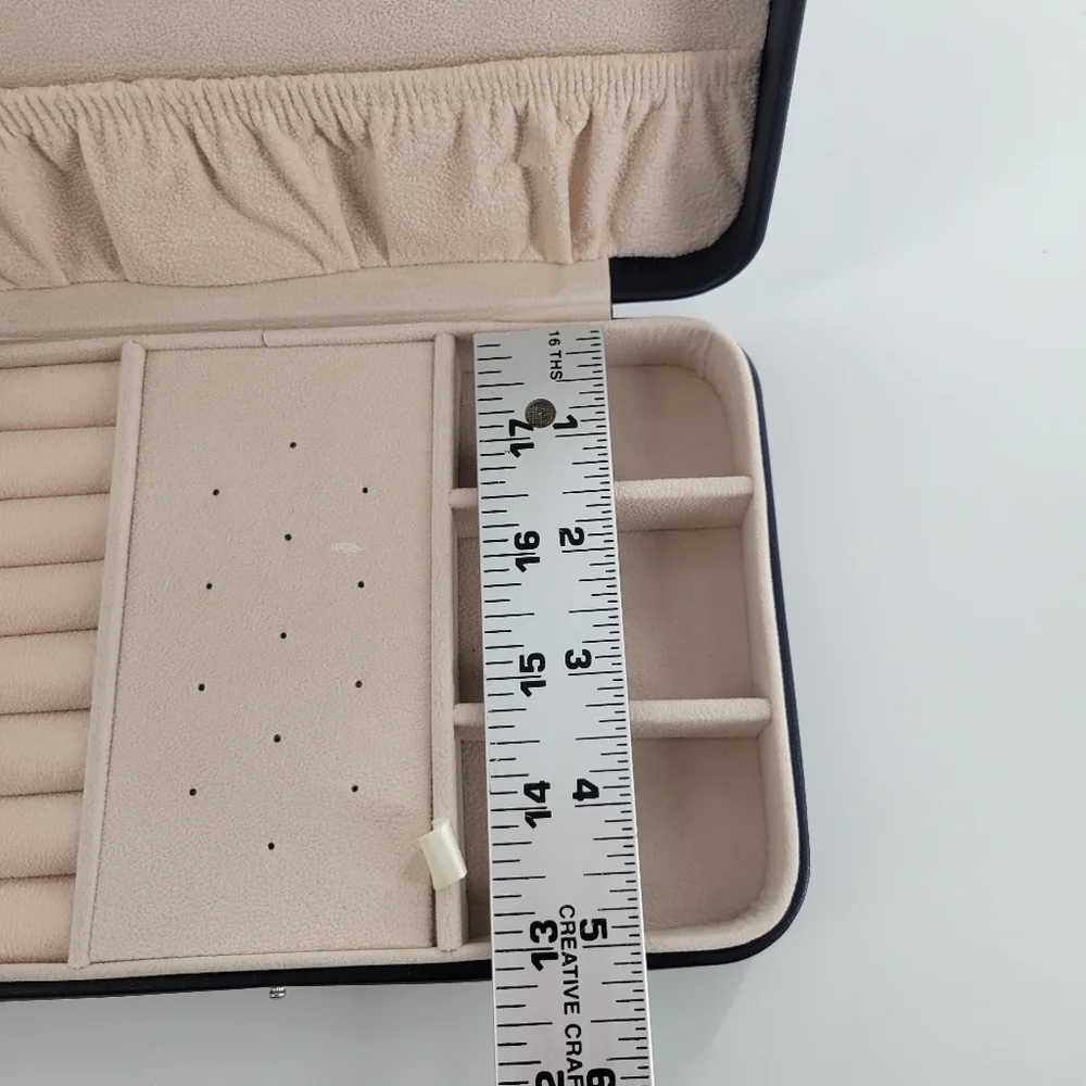 Landici navy jewelry case organizer